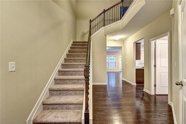 Building Photo - 1075 Hampton Oaks Dr