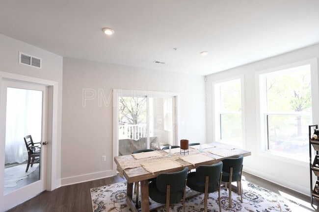 Building Photo - 1500 W Moore St