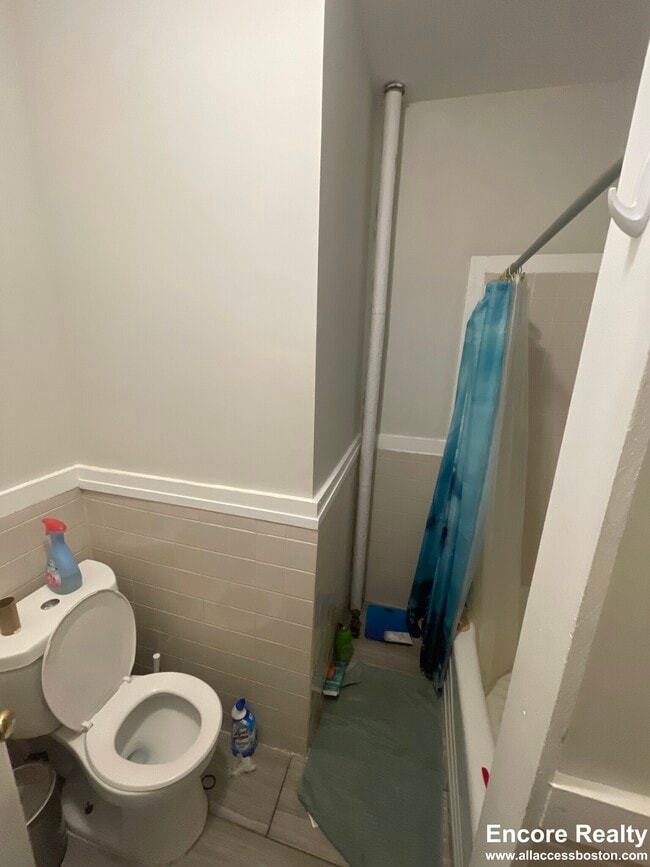 Building Photo - 38 Hemenway St