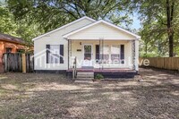 Building Photo - 3621 Vanuys Rd