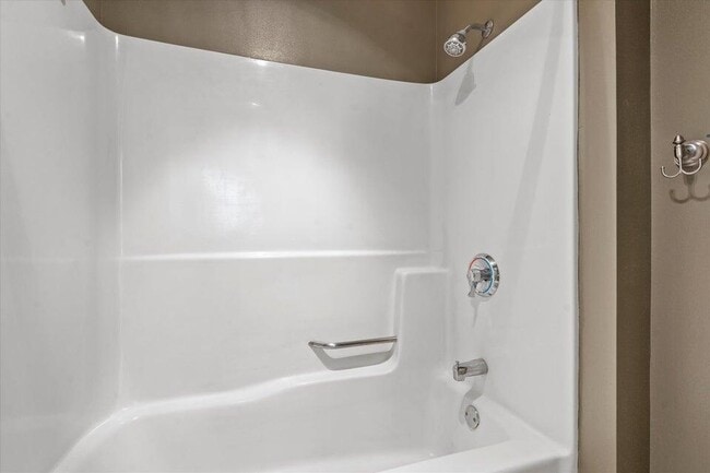 Building Photo - 270 E Highland Ave