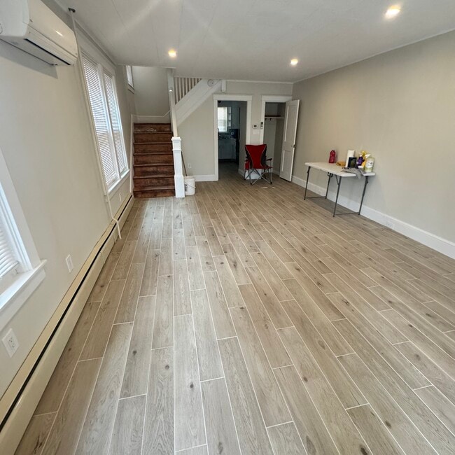 Building Photo - 1117 Fern Ave