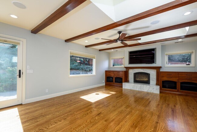 Building Photo - Custom Remodeled Ranch Home in Park-like S...