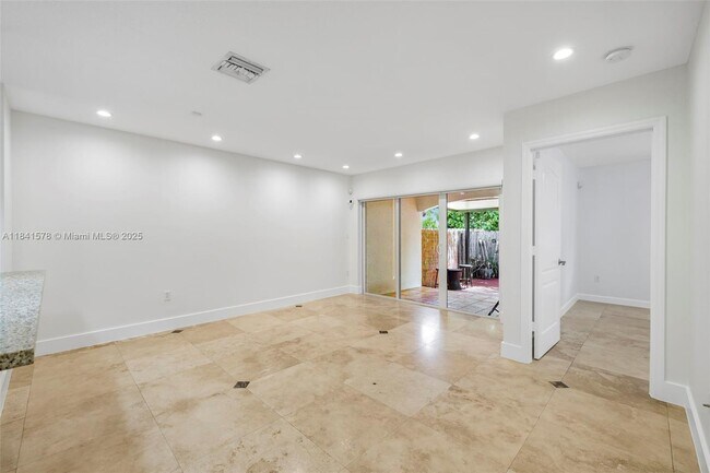 Building Photo - 3363 SW 154th Ct