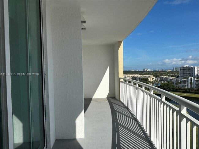 Building Photo - 1755 E Hallandale Beach Blvd