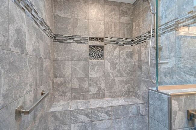 Building Photo - 202 Fincastle Dr