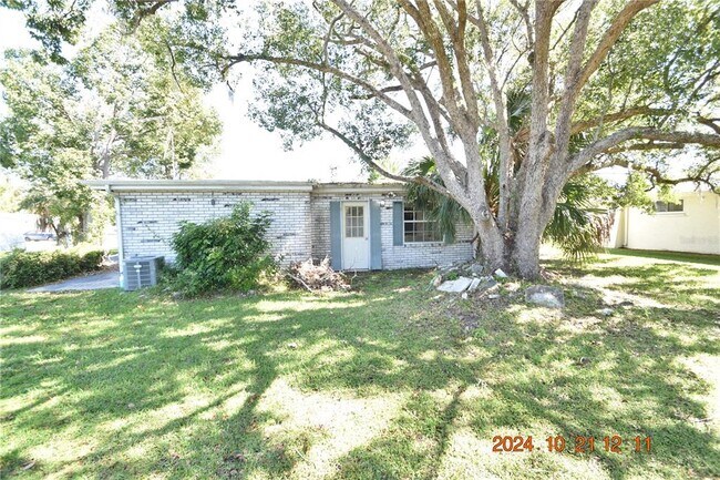 Building Photo - 7742 Yucca Dr