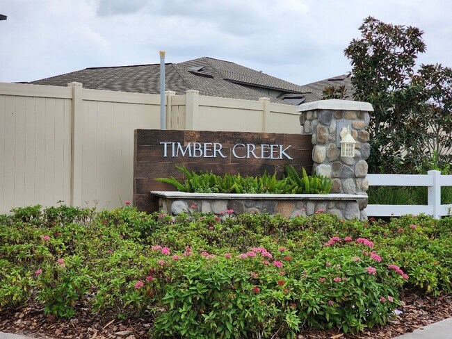 Building Photo - Gorgeous 4-Bedroom, 2.5-Bathroom Home in Riverview