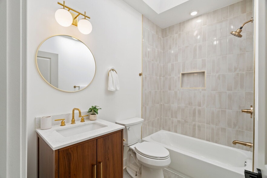 Building Photo - 5525 Osage Ave