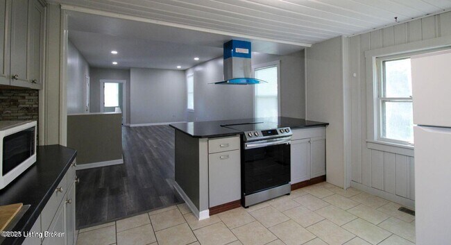 Building Photo - 4608 Cliff Ave