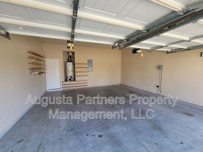 Building Photo - 325 Bellhaven Dr