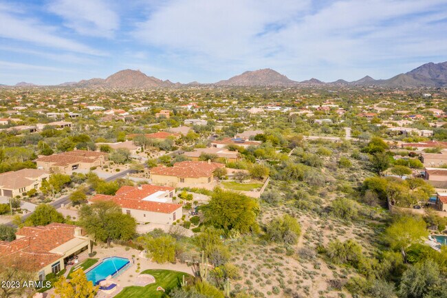 Building Photo - 7895 E Softwind Dr