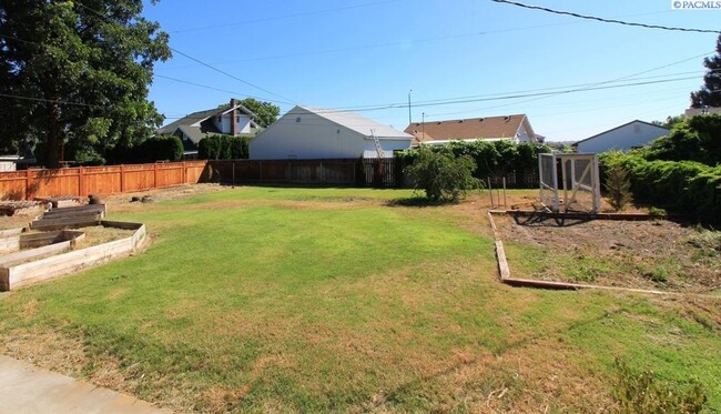 Building Photo - 5 Bedroom/2.5 Bath Central Richland House