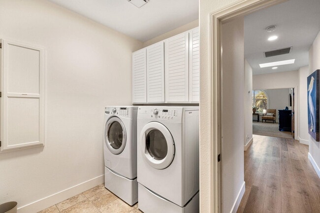 Building Photo - 47210 Heliotrope Dr