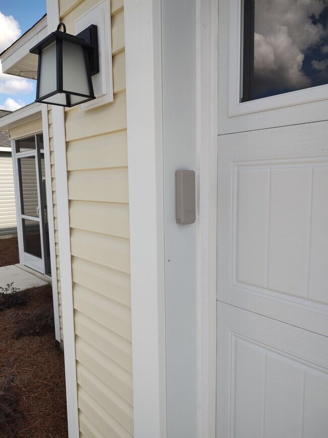 Building Photo - SHOWING as of 6/1/2025 Patio Villas in Del...