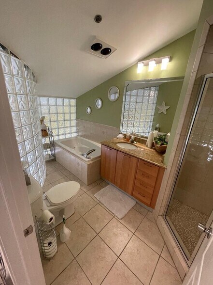 Building Photo - 21 Seabreeze Dr