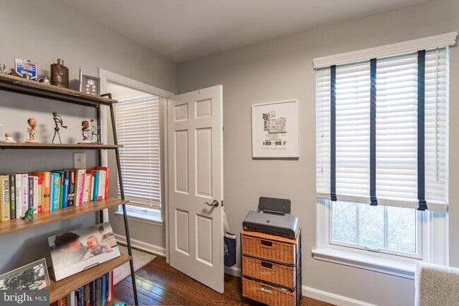 Building Photo - 1230 Rodman St