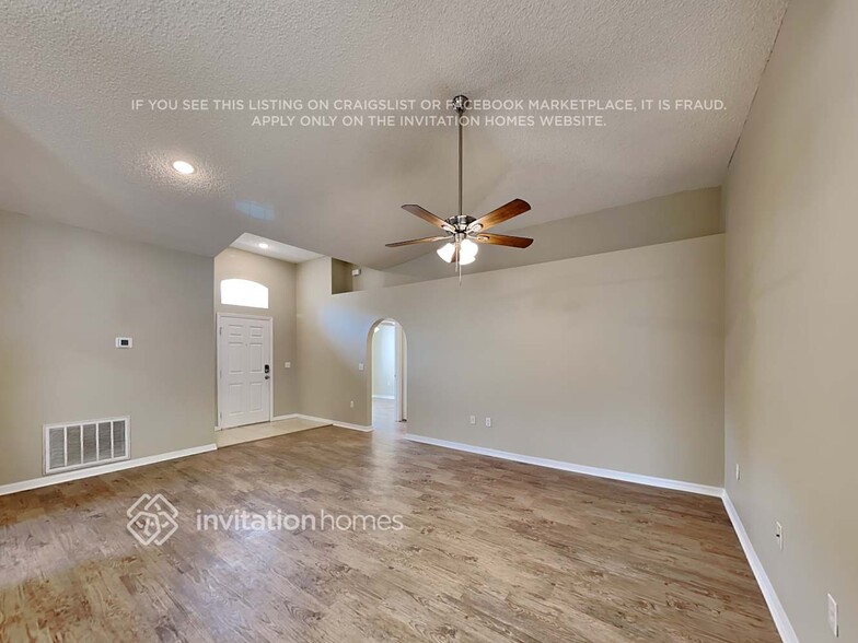 Building Photo - 5602 Oakwood Knoll Dr