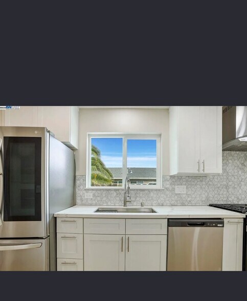Building Photo - 629 Oregon St