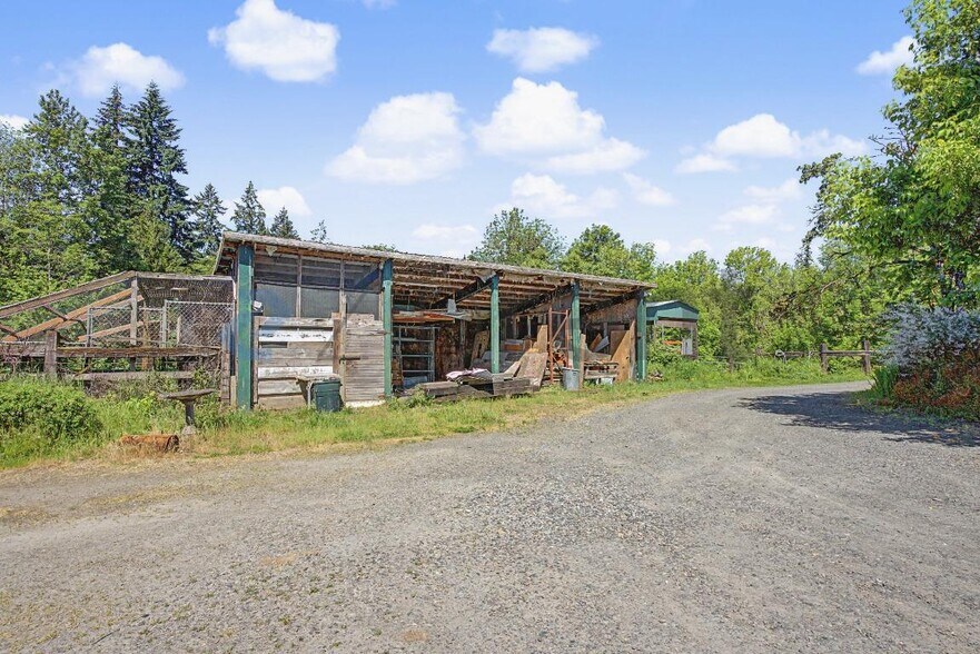 Building Photo - Unit 2