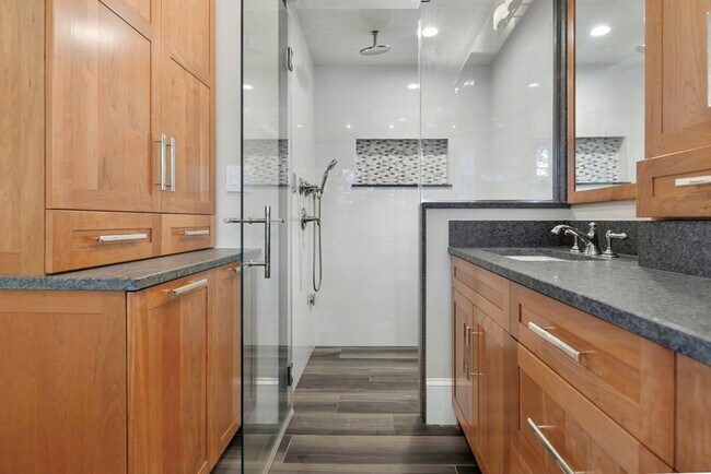 Building Photo - 7 Bobby Jones Dr