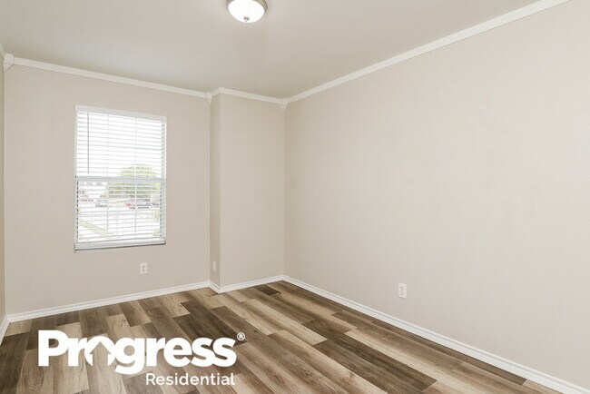 Building Photo - 153 N Willow Way