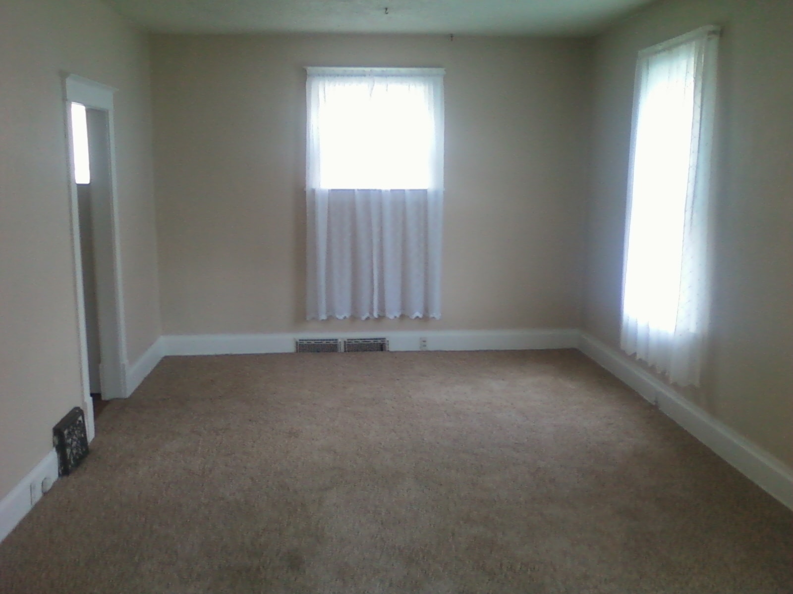 dining room - 919 1st Ave S