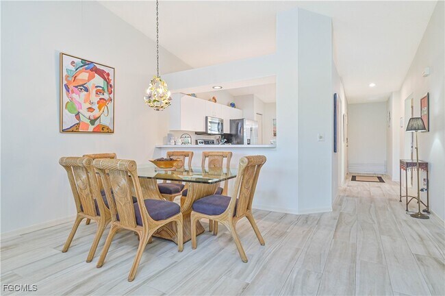 Building Photo - 915 New Waterford Dr