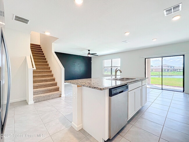 Building Photo - 870 Remington Green Dr SE