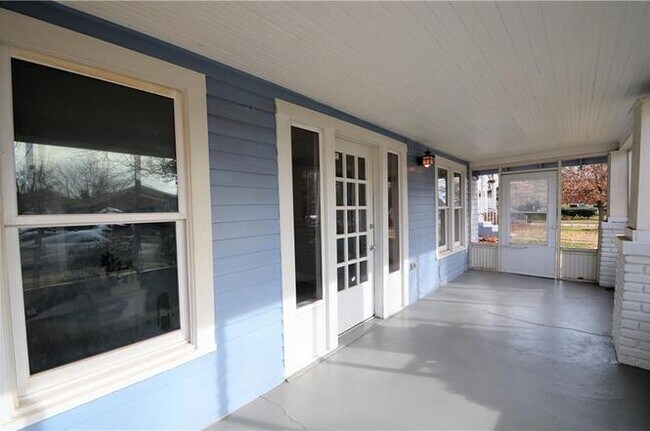 Building Photo - 705 NW 24th St.
