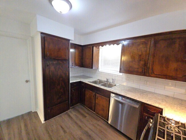 Building Photo - 3810 R V Mayfield Dr