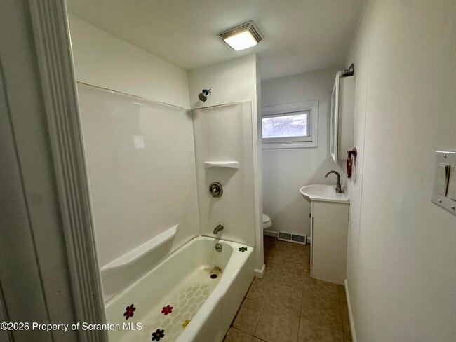 Building Photo - 194 Nicholson St