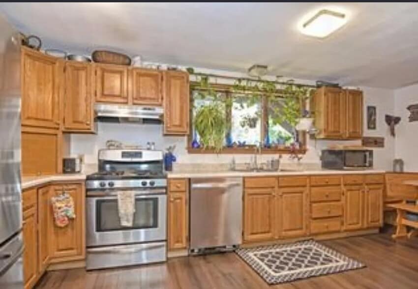 Building Photo - 393 Kelley Blvd