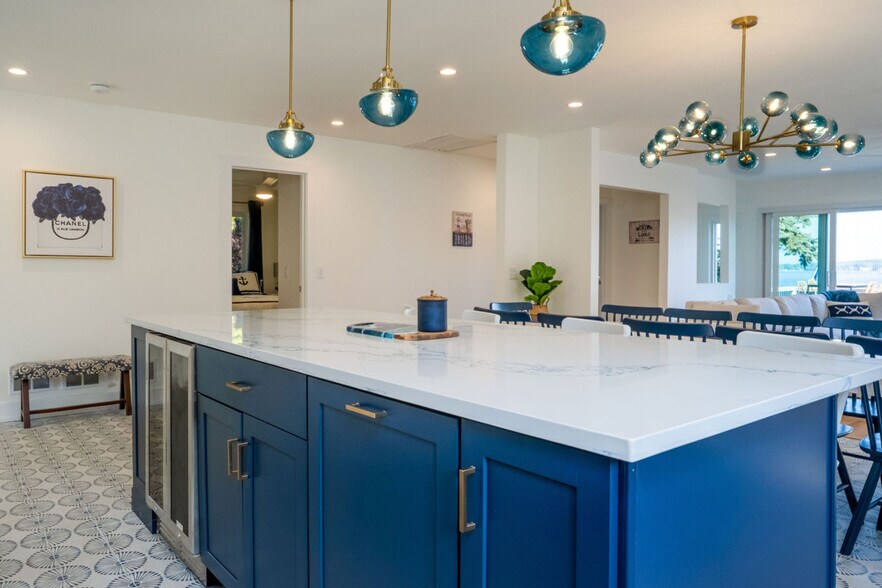 Building Photo - 184 Grand Ave