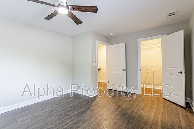 Building Photo - 14 Alderly Way