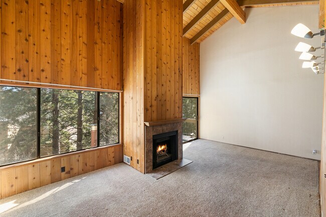 Building Photo - 27657 Peninsula Dr