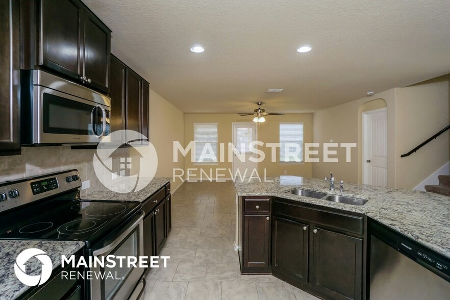 Building Photo - 8939 Hickman Pk