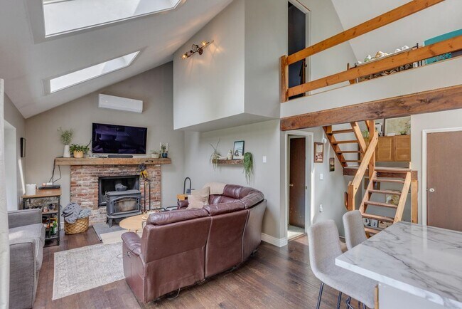 Building Photo - 93 Lady Slipper Rd