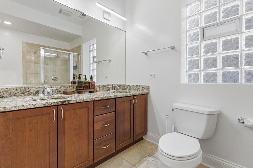 Building Photo - 2228 N Seeley Ave