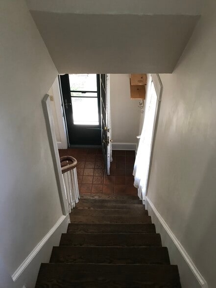 Building Photo - 423 Mitchell St