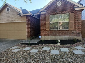 Building Photo - Fantastic location-Medical Center