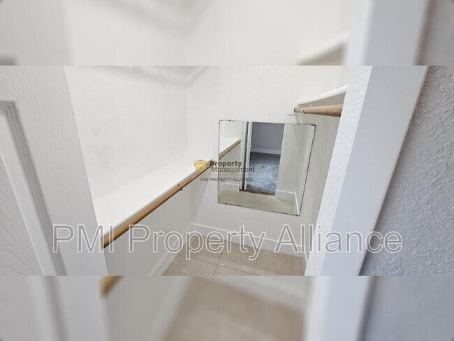 Building Photo - 2517 Davenport Cir