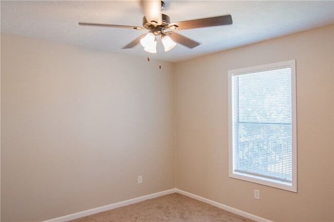 Building Photo - 1902 Woodsman Dr