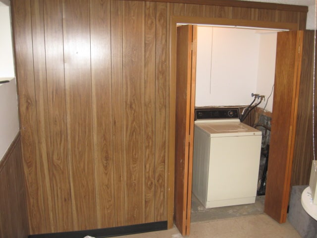 Basement Laundry - 326D Cortland St