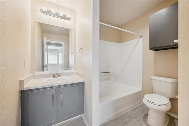 Building Photo - 2807 W Slaughter Ln