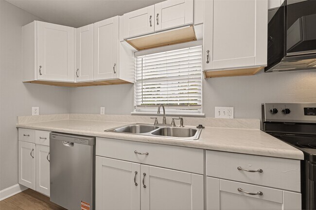 Building Photo - 6615 Kernel St