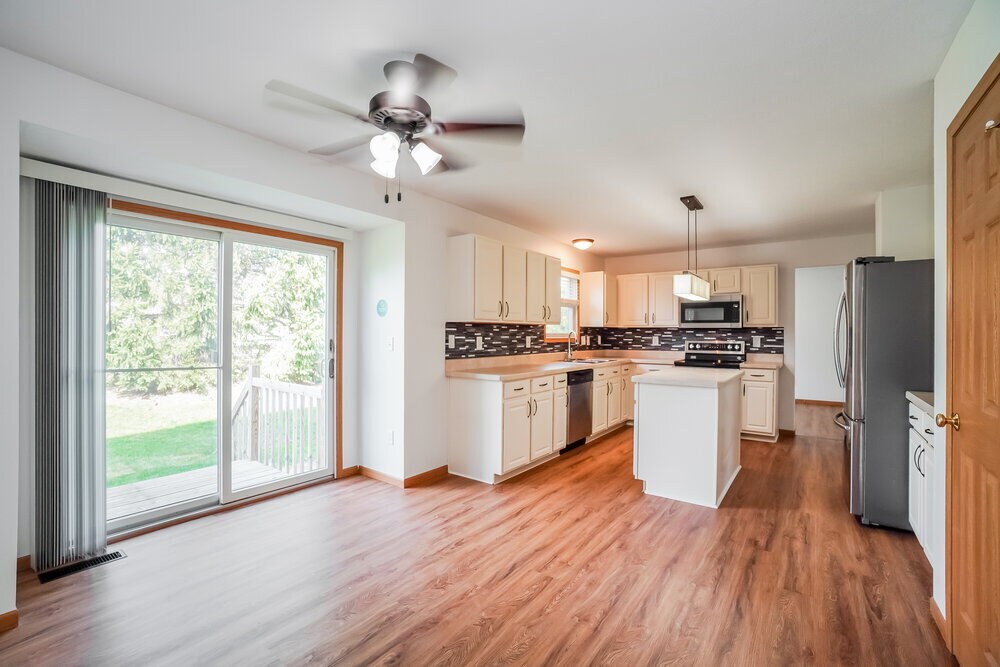 Building Photo - 3149 Sitka Spruce Dr