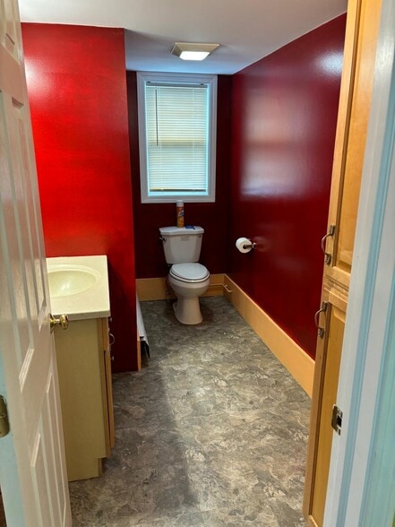 Building Photo - 39 Pitkin St