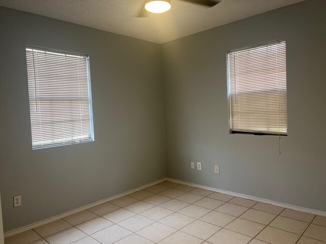 Building Photo - 1616 Jacaranda Ct
