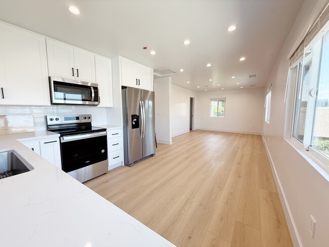 Building Photo - 129 N Vendome St